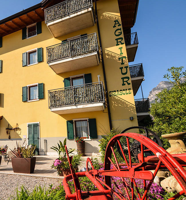Agritur Girasole Arco - Between the beautiful mountains of Trentino and the beaches of Lake Garda